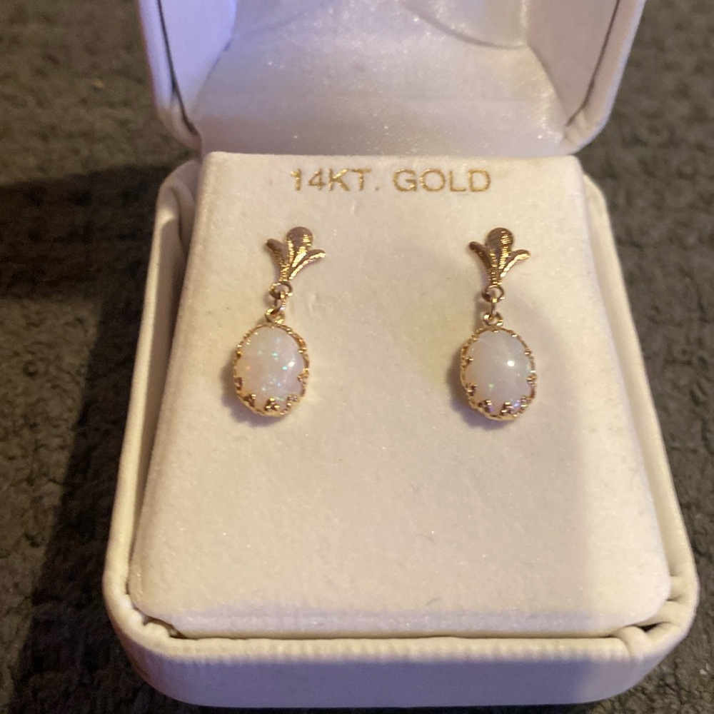 Vintage opal earrings 14k yellow gold
